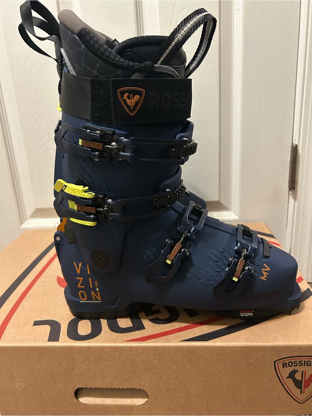 Rossignol Vizion 4B 120 MV GW Mens Size 27.5 Ski Boots NEW 25/26